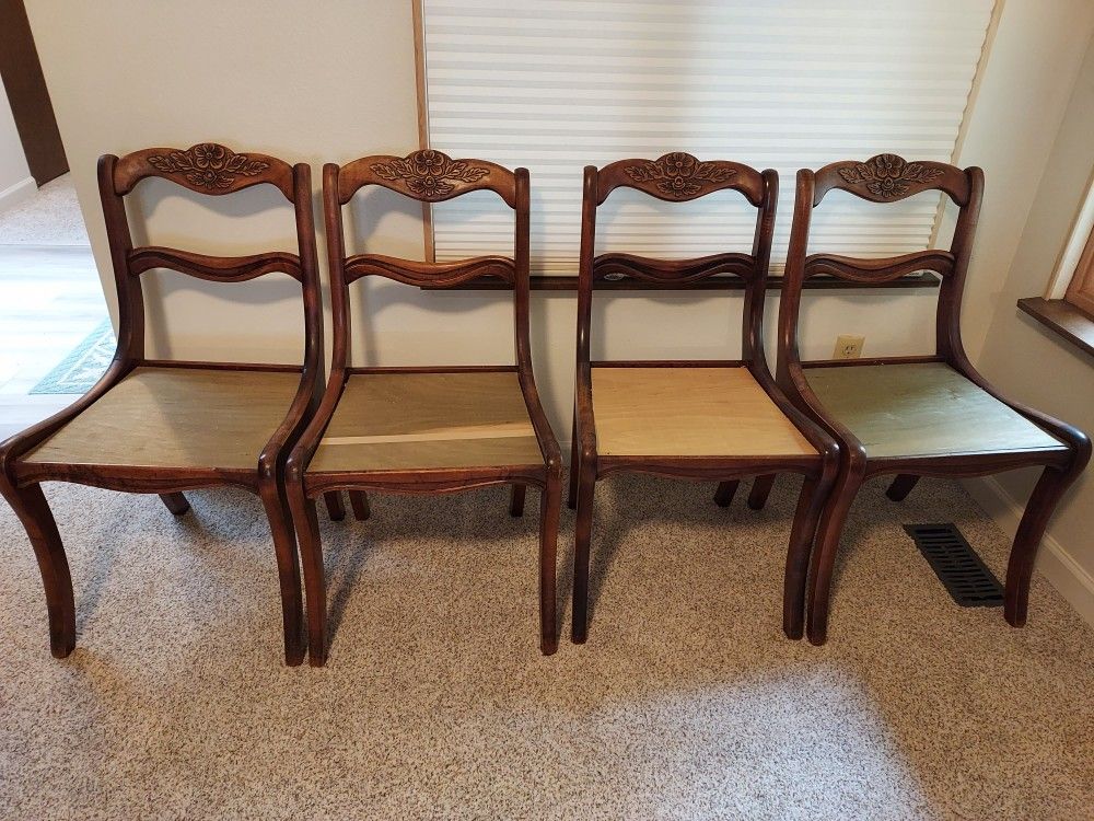 Set Of 4 Vintage Duncan Phyfe Chairs for Sale in Kirkland WA