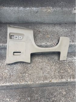 2012-2014 Hyundai azera knee panel with fuse box cover