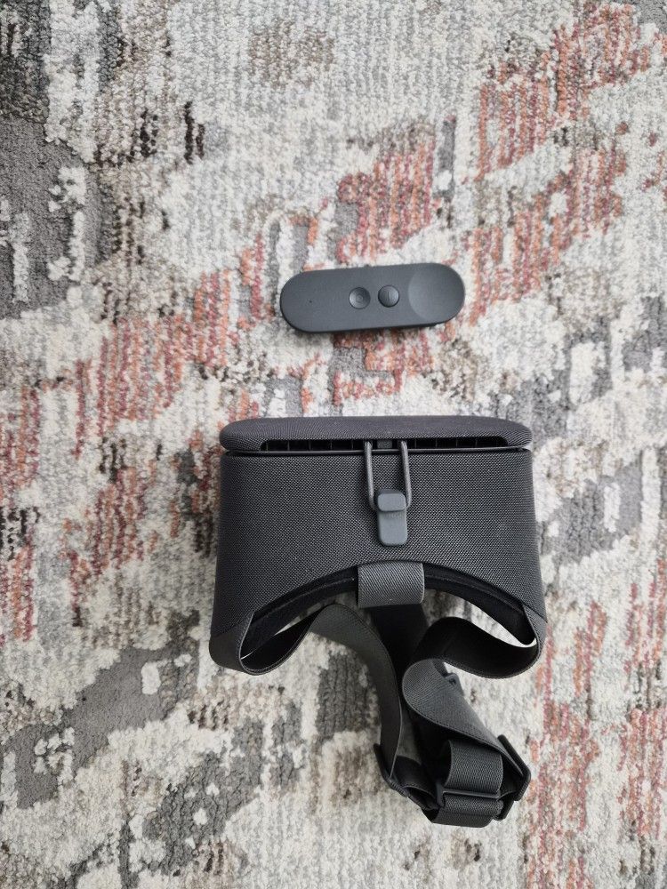 Google Daydream View VR Headset (2nd Gen, 2017) - Charcoal - With Controller