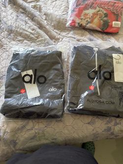 Alo Yoga Clothing Set Size XL New