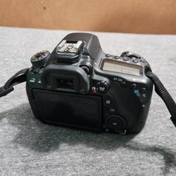 Canon EOS 80D Camera Bundle w/ EF-S 18-135mm Lens & Camera Bag