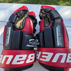 Bauer Supreme 3000 HOCKEY GLOVES
