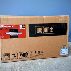 Brand new weber Spirit SC-E-425 4-Burner PropaneGas Grill in Black with Crafted Griddle Insert