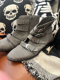 Forever 21 grey boots