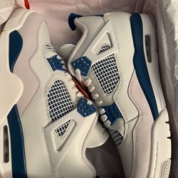 Jordan Retro 4 Military Blue