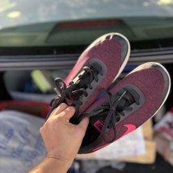 Nike Women Shoes 
