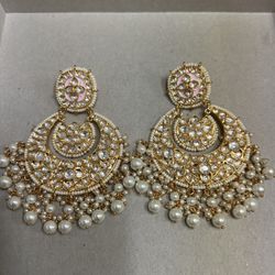 Tyani Kundan 