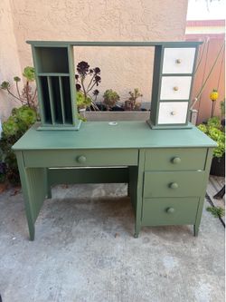 Green Desk