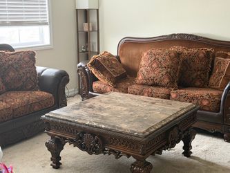 Traditional Living Room Set
