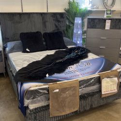 QUEEN BED SET