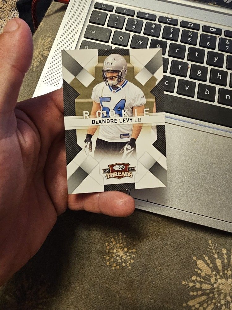 DeAndre Levy 149/999 Football Card