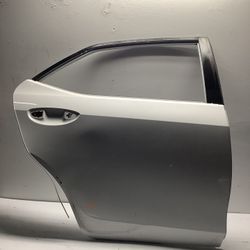 2014 2015 2016 2017 2018 TOYOTA COROLLA REAR RIGHT PASSENGER SIDE DOOR SHELL OEM