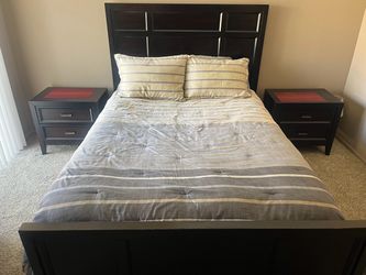 Bedroom Set -  Headboard/Footboard and 2 Nightstands