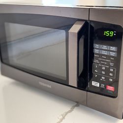Toshiba Countertop Microwave  Model: EM925A5A-BS