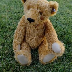 Steiff 30" German vintage teddy bear
Brand new. With tags. Great shape. Normal wear.