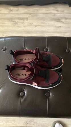 Sneakers size 7.5