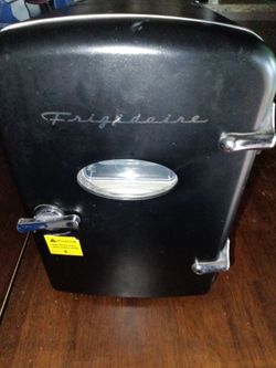 Frigidaire mini fridge/cooler