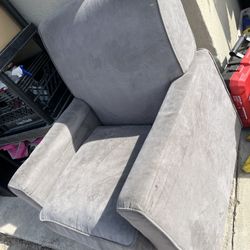Free Swivel Chair 