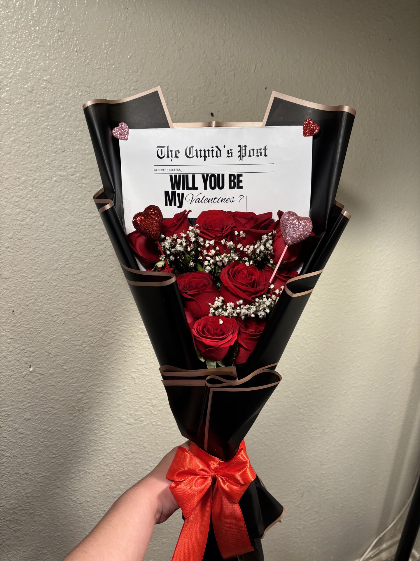 12 red rose flat bouquet