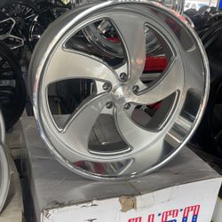 Us Mags Desperado 5 Staggered 22x8.5 - 22x10.5 Wheels 