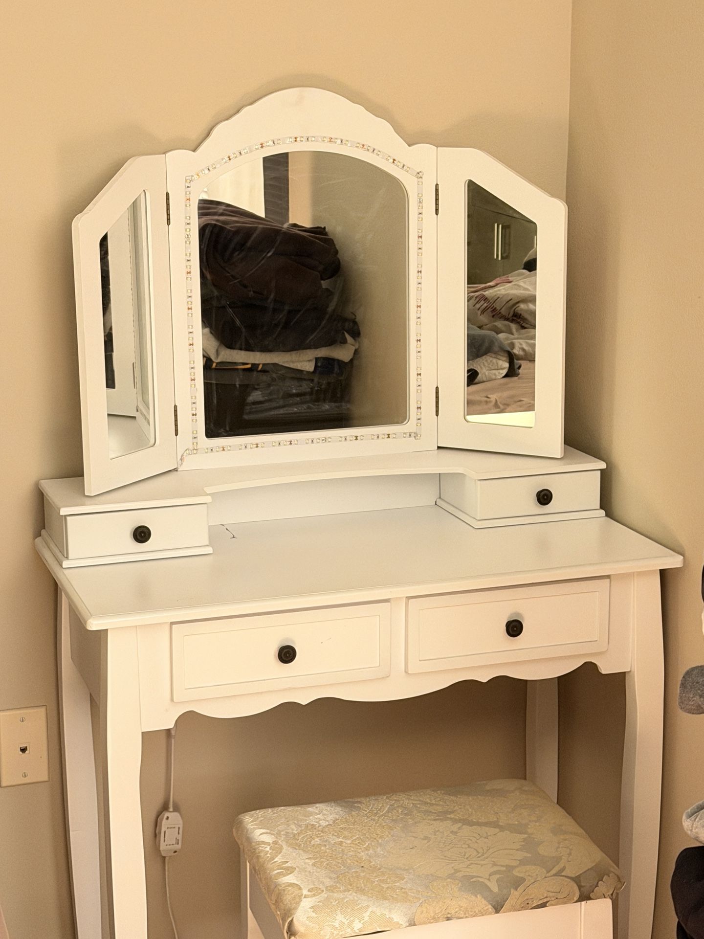 Vanity Desk With Mirror And Lights - Pending