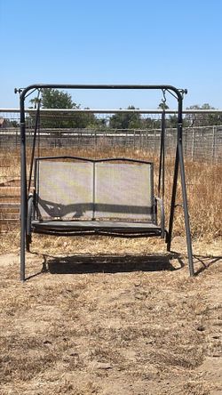 Swing bench 50$