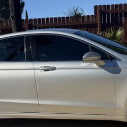 2013 Ford Fusion Clean title Leather  Heated Seats 