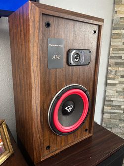 Cerwin-Vega AT-8 Vintage Speakers – Excellent Condition – Pair