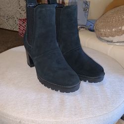 Uggs Boots Size 5.5