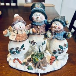 Snowmen Ceramic very detailed Figurines with Flickering Fire Light effect - power cord with Switch