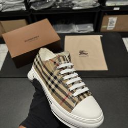 Mens Bur Berry Plaid Shoes 8-10