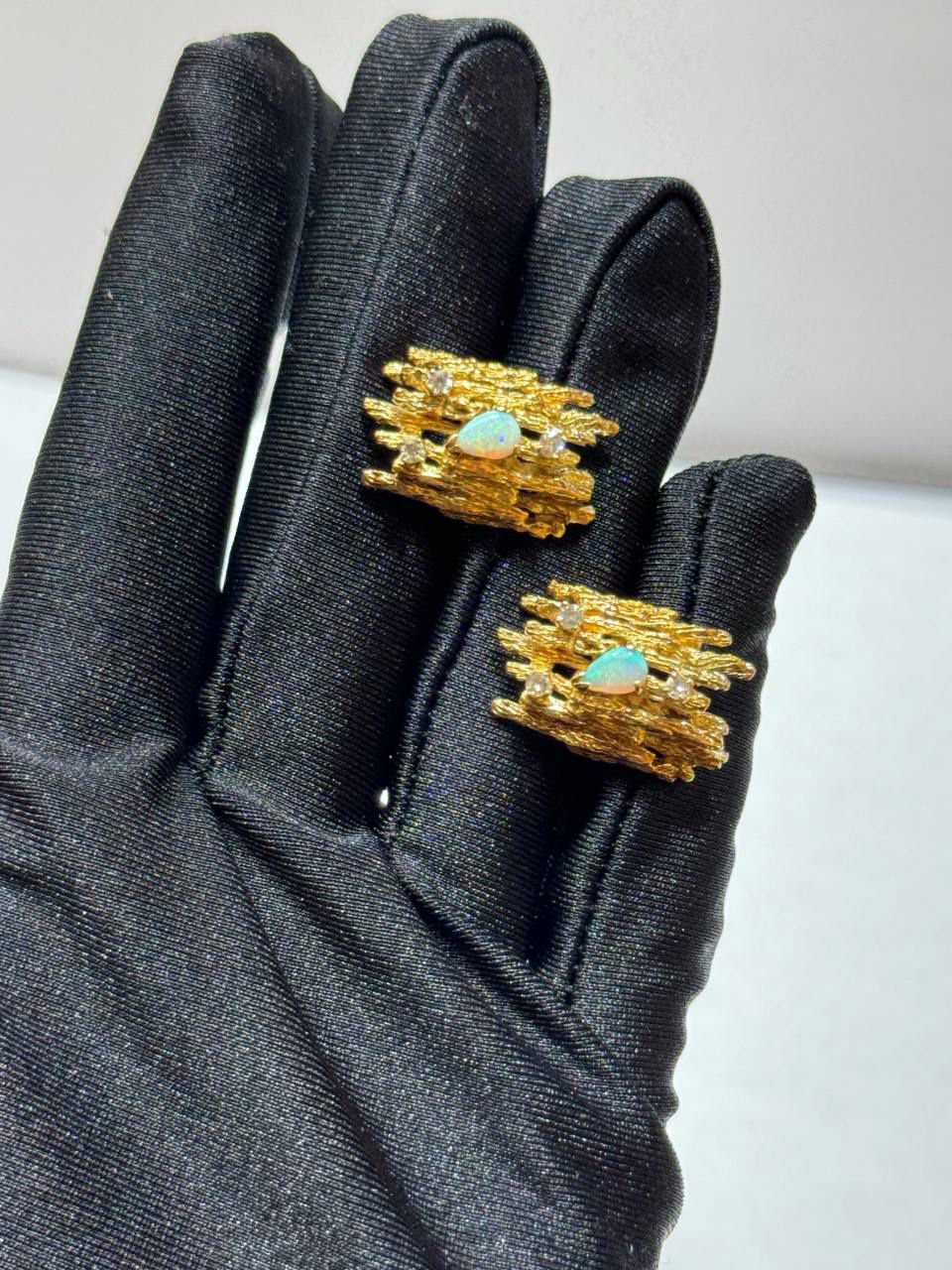 Vintage 14k yellow gold Freeform opal diamond cuff links