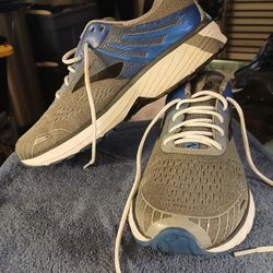 Brooks Mens GTS18 RUNNING Size 11.5D