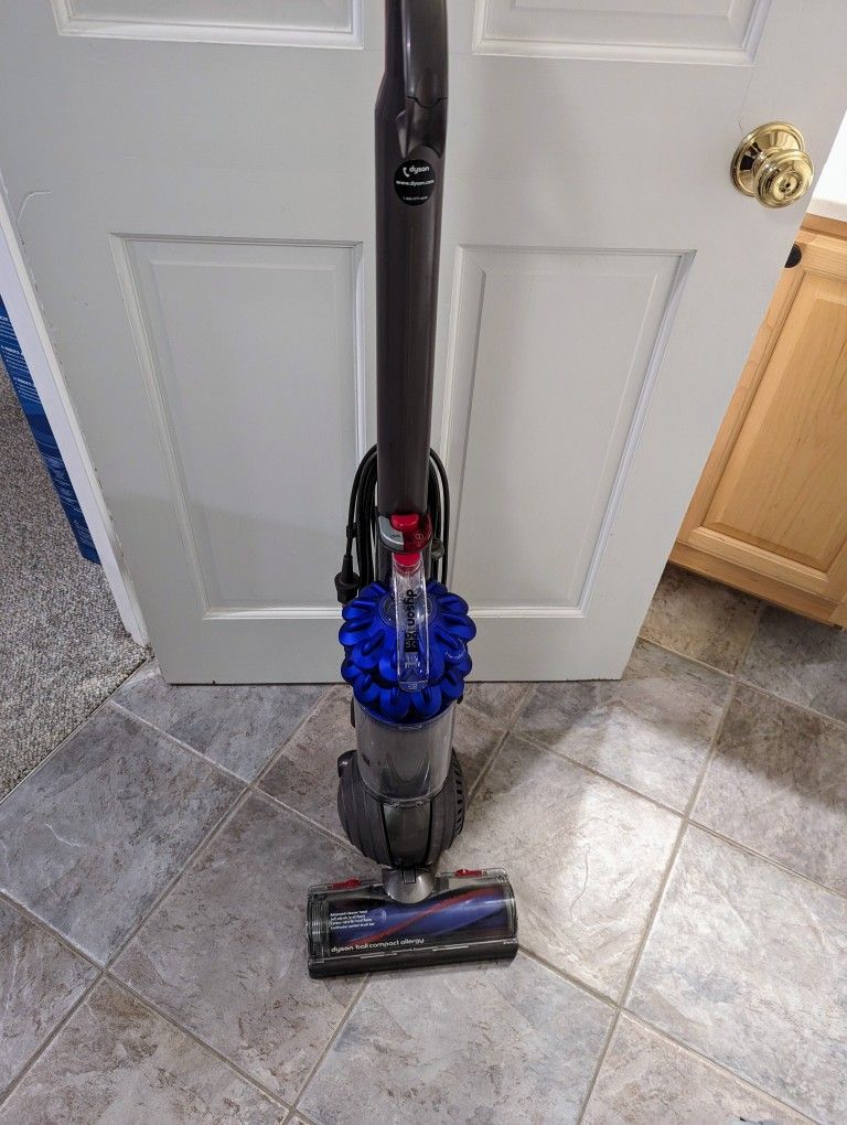 Dyson Small Ball Allergy Vacuum Cleaner