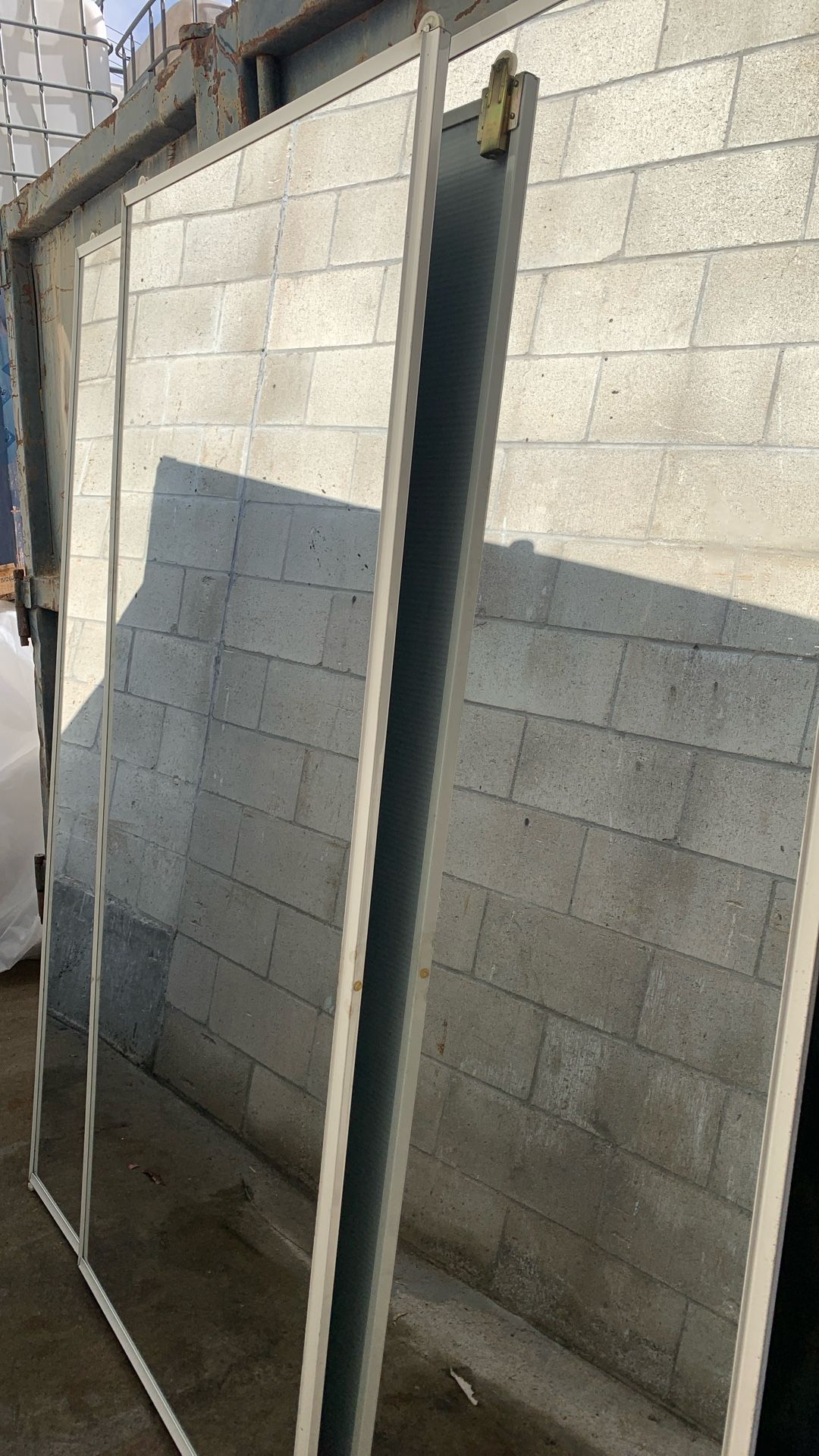 Dolor Closet Tres Doors