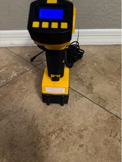 Cordless tire inflator