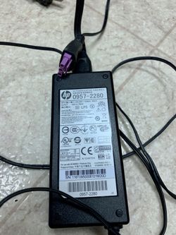 HP POWER ADAPTER