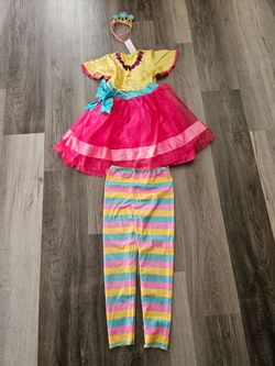 Halloween costume used fancy nancy size 4-6 in Kids