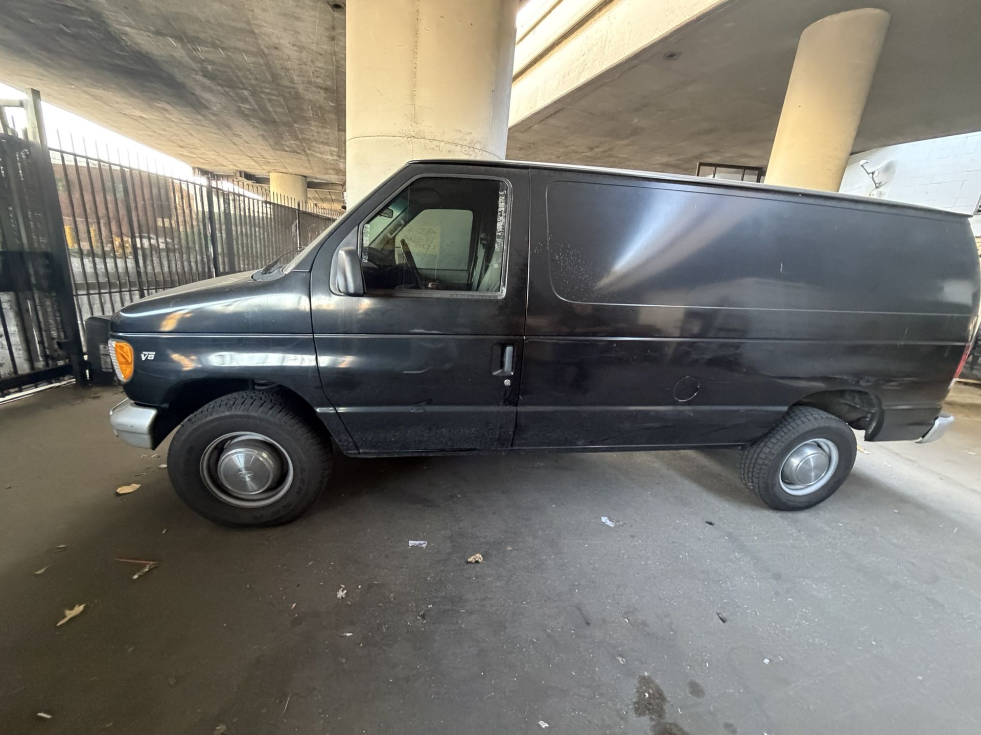 2001 Ford E-350