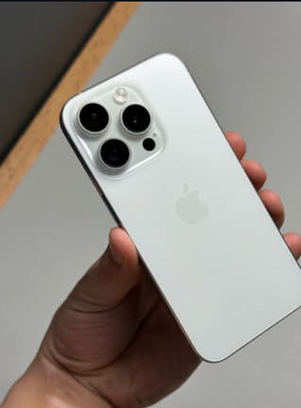 𝚒𝙿𝚑𝚘𝚗𝚎 15 Pro 𝚞𝚗𝚕𝚘𝚌𝚔𝚎𝚍 𝚠𝚒𝚝𝚑 𝚠𝚊𝚛𝚛𝚊𝚗𝚝𝚢