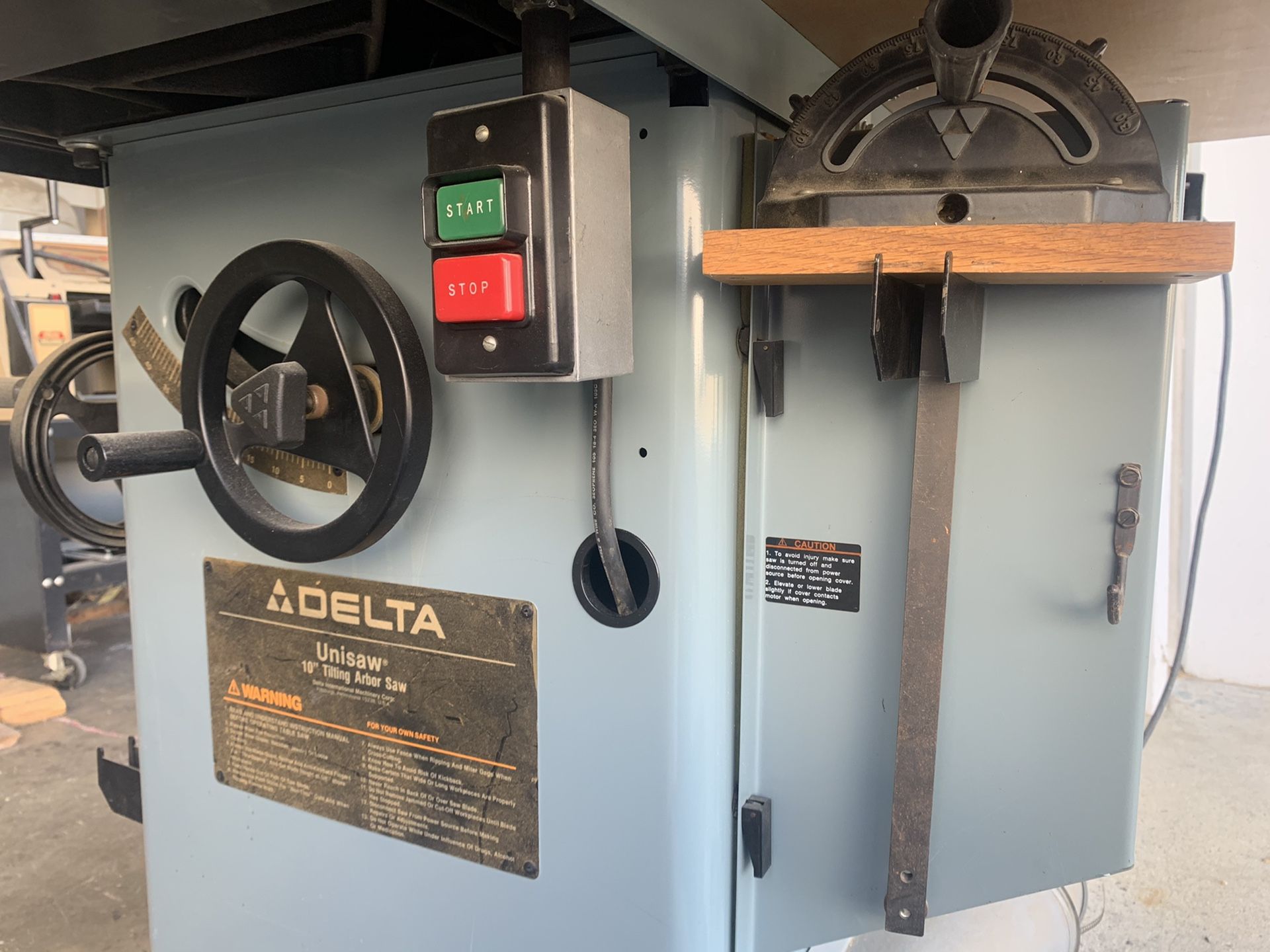 Delta 10” Unisaw tilting arbor table saw with Unifence and portable