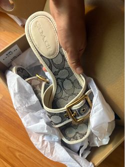 Coach kitten heels 5 in a half
