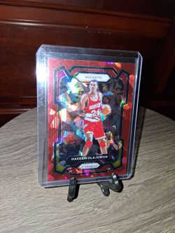 2023 -24 Hakeem Olujuwon trading card