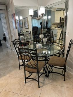 Glass table with 4 Chairs