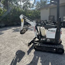 BOBCAT MINI EXCAVATOR E10