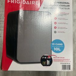 Frigidaire Mini Fridge 15 Cans Or 10L