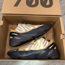 Yeezy 700 Honey Flux Sz 11.5