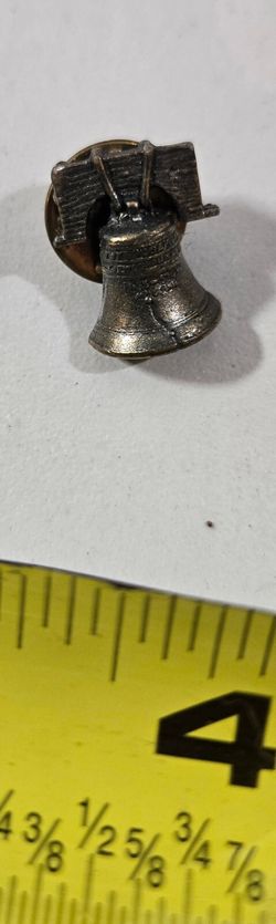 Liberty Bell Metal Pin Badge