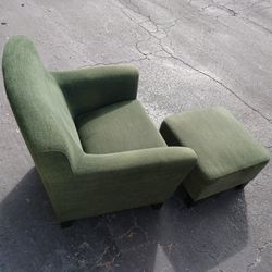 🪑✨ Retro charm meets cozy comfort!