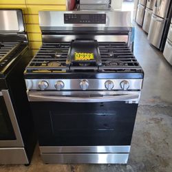 New Samsung 5 Burner Gas Stove With Air Fry 30" Wide